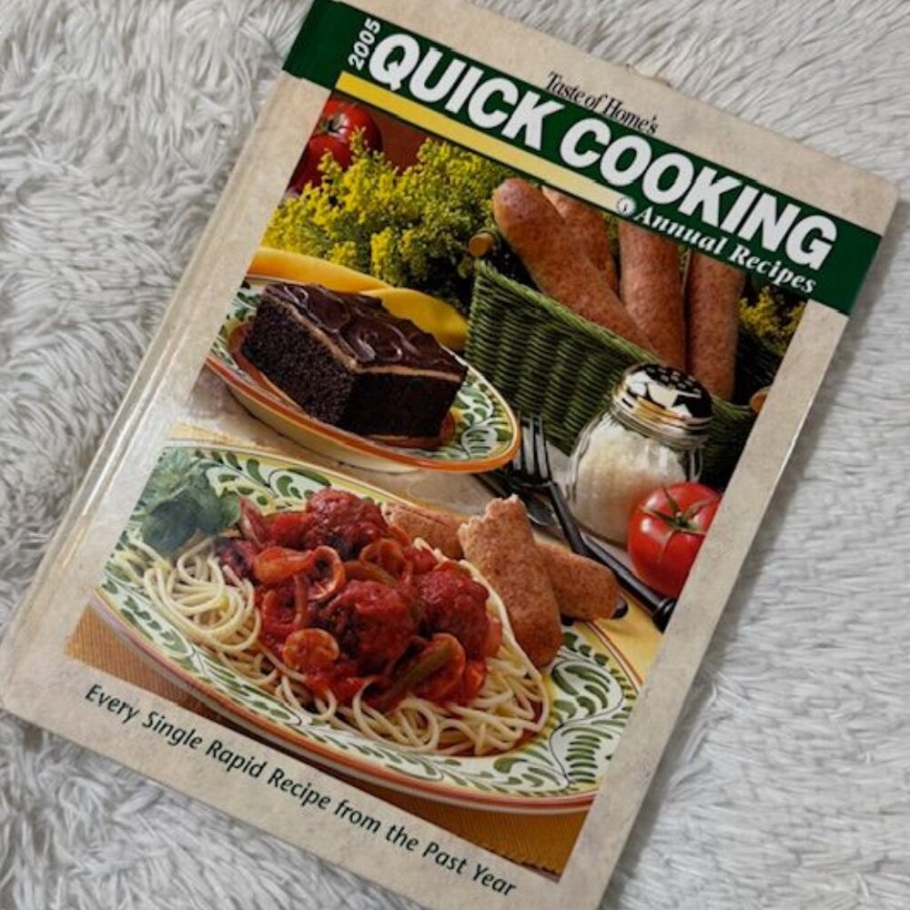 Vintage Taste of Home's 2005 Quick Cooking Annual Recipes Hardcover Book